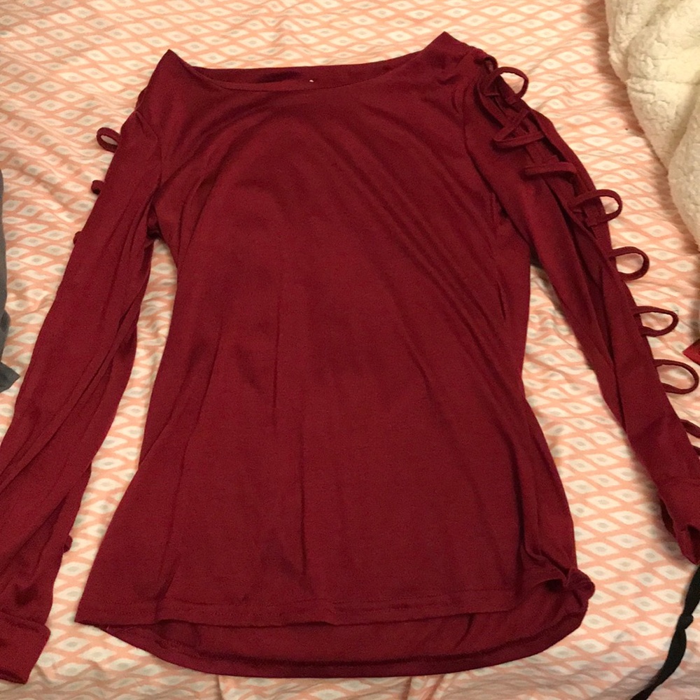 Maroon medium T-shirt with slit sleeves